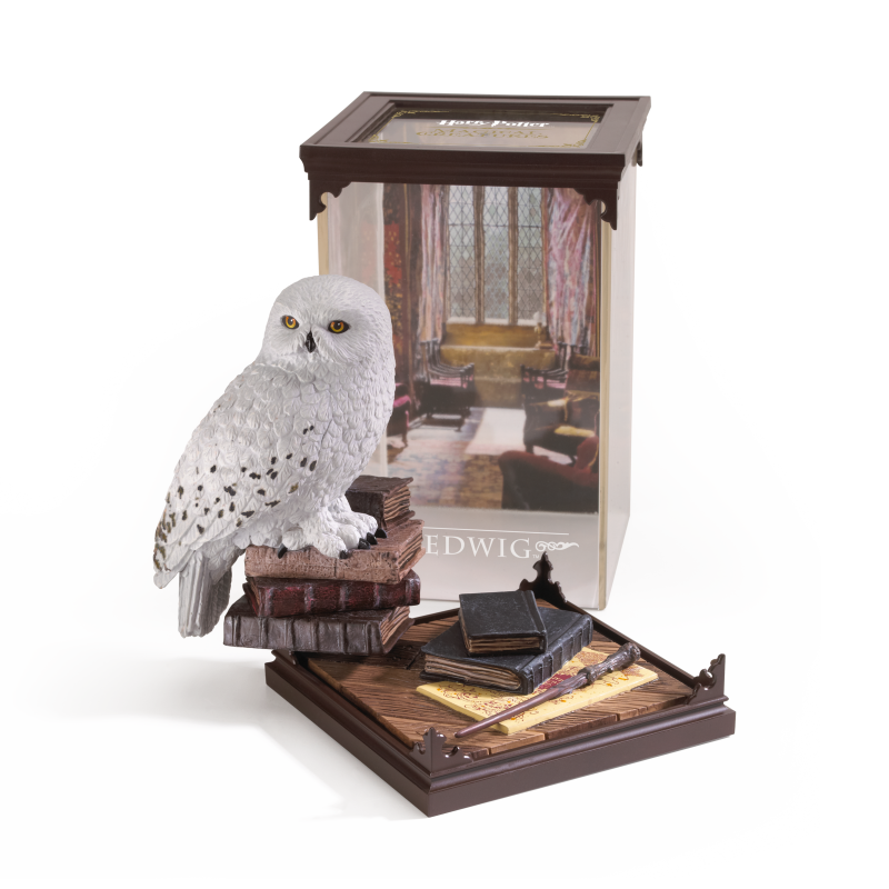 Magical-Creatuers-1-Hedwig-Outside.png