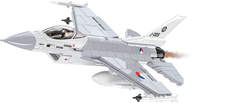 5896-F-16AM Fighting Falcon-scene-front.jpg