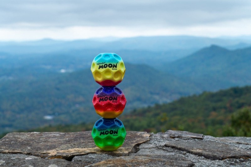 Pileczka-wysoko-odbijajaca-sie-Waboba-Gradient-Moon-Ball-1-szt (1).jpg