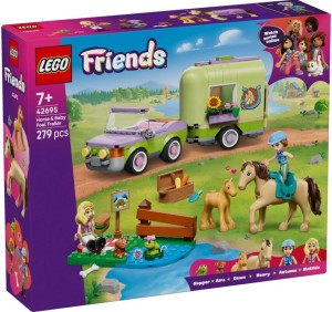 LEGO Friends 42695 Przyczepa z koniem i źrebaczkiem