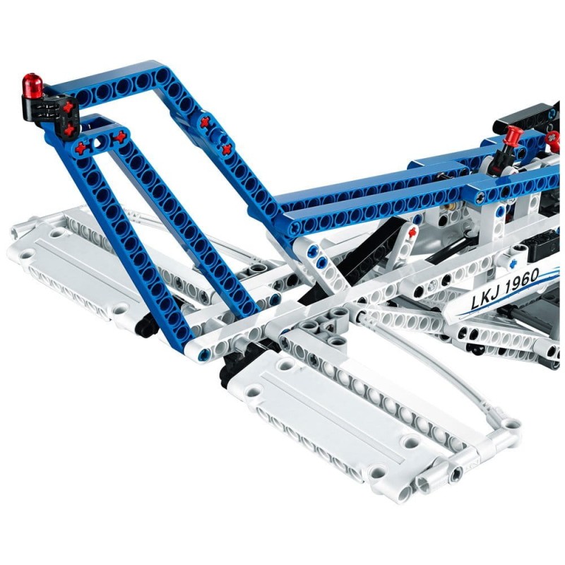 Klocki LEGO TECHNIC 42025 Samolot Transportowy