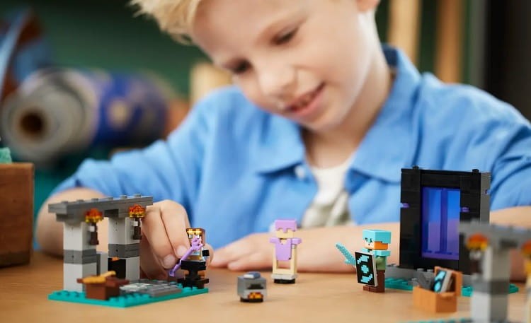 LEGO Minecraft 21252 Zbrojownia