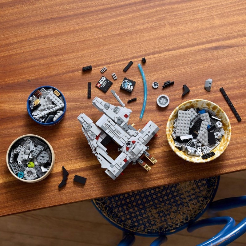 LEGO Star Wars 75375 Sokół Millennium